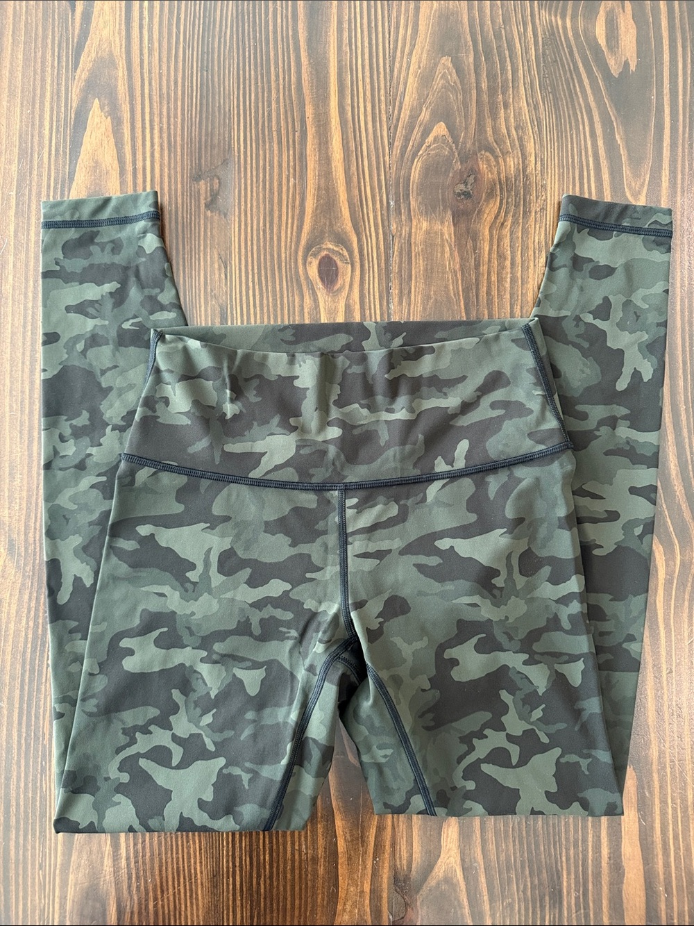 Lululemon 28” Leggings Green Camo Women’s Size 8